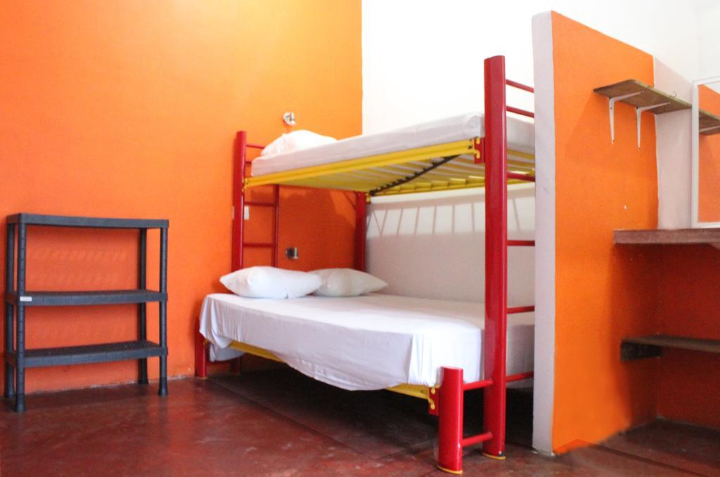 Hostal Vive La Vida Playa del Carmen Esterno foto