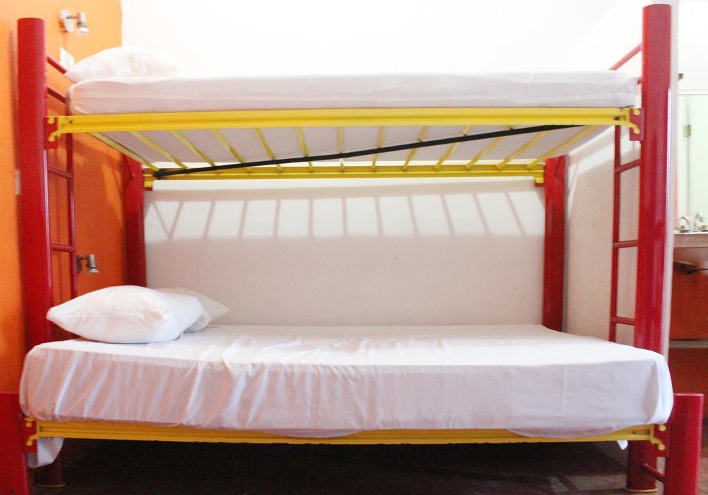 Hostal Vive La Vida Playa del Carmen Esterno foto