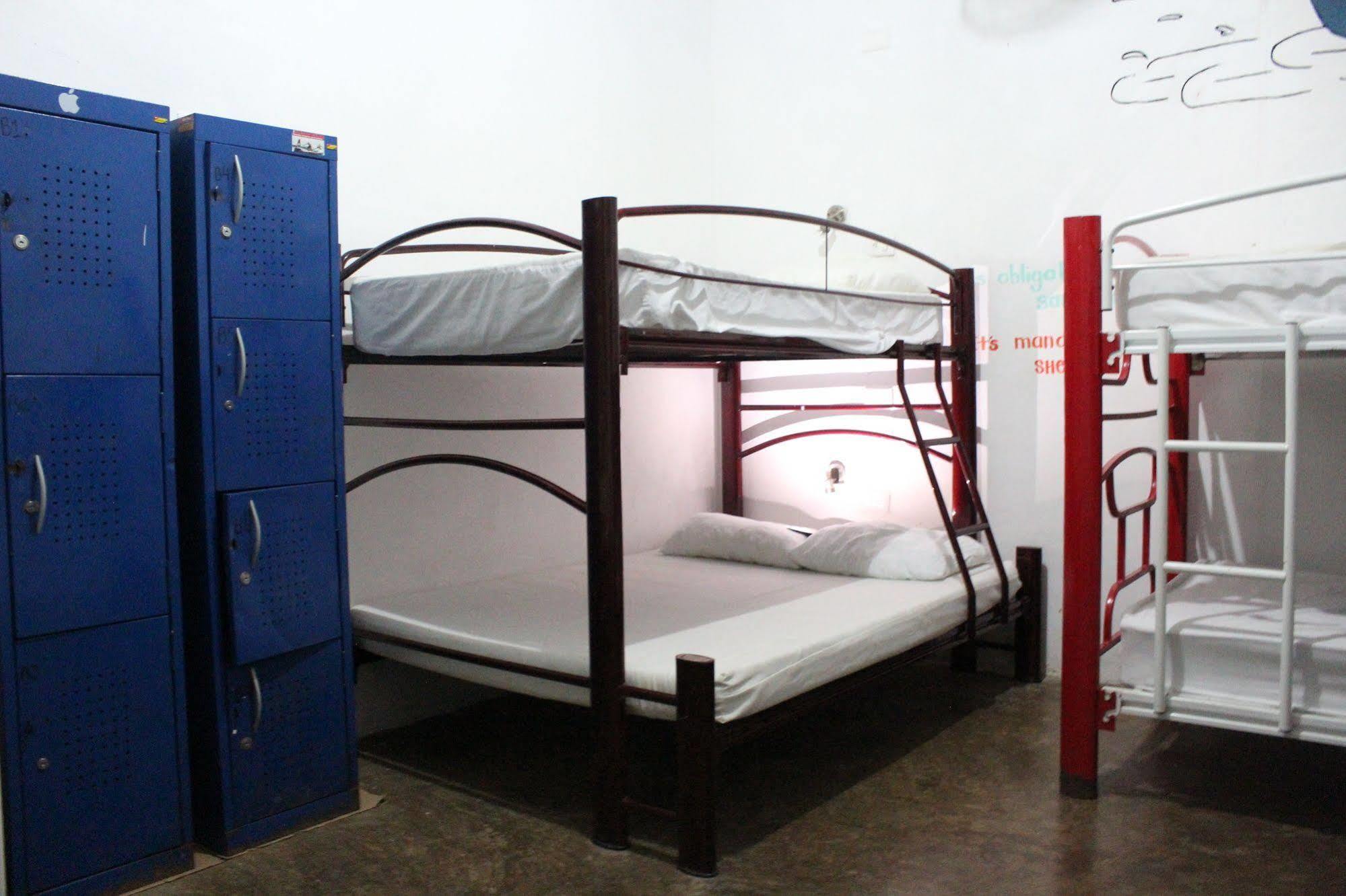 Hostal Vive La Vida Playa del Carmen Esterno foto