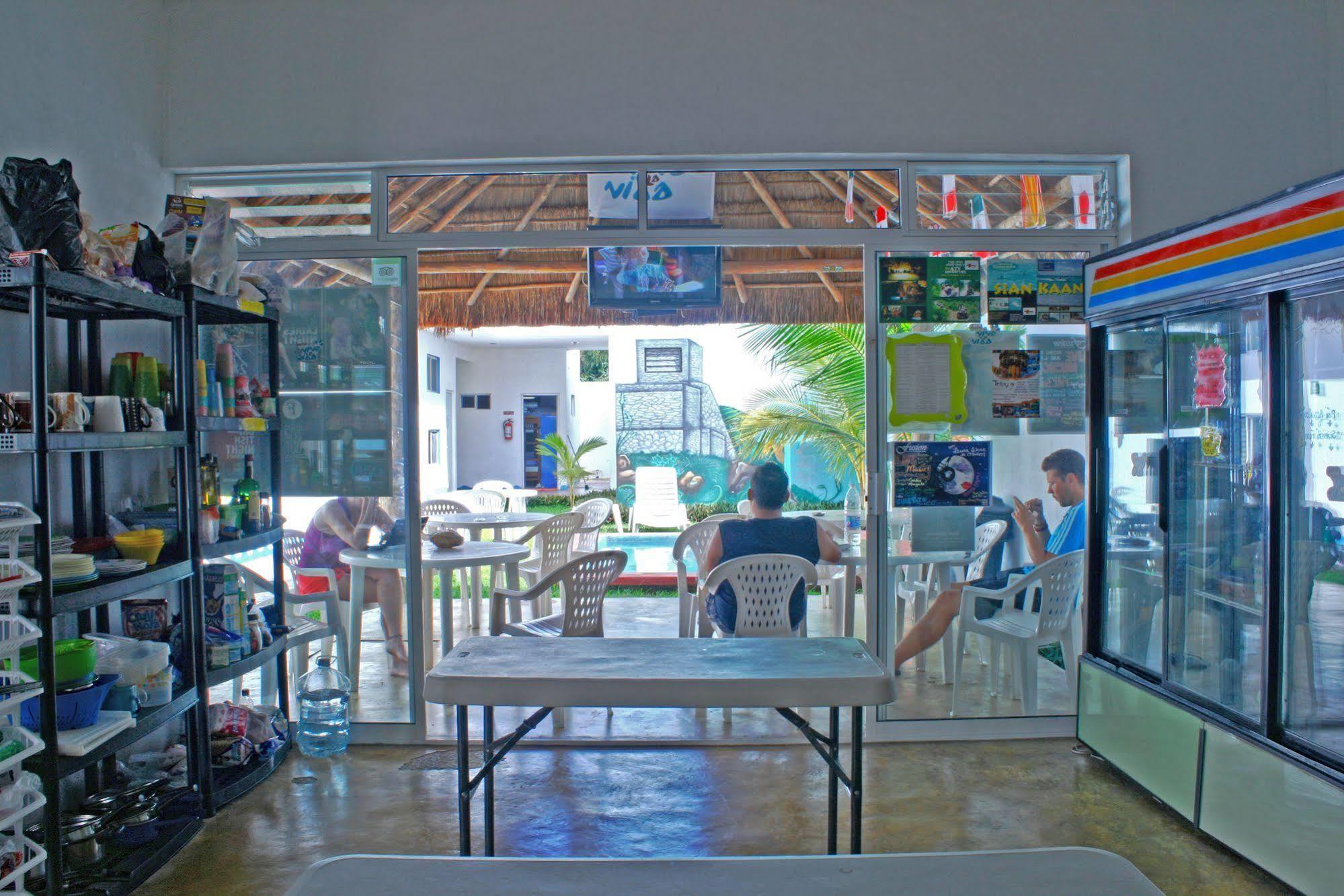 Hostal Vive La Vida Playa del Carmen Esterno foto